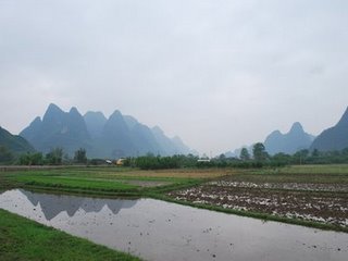 Yuangshuo landscape by Yulong River