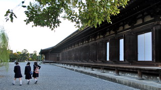 Sanjusangen-do and Girls
